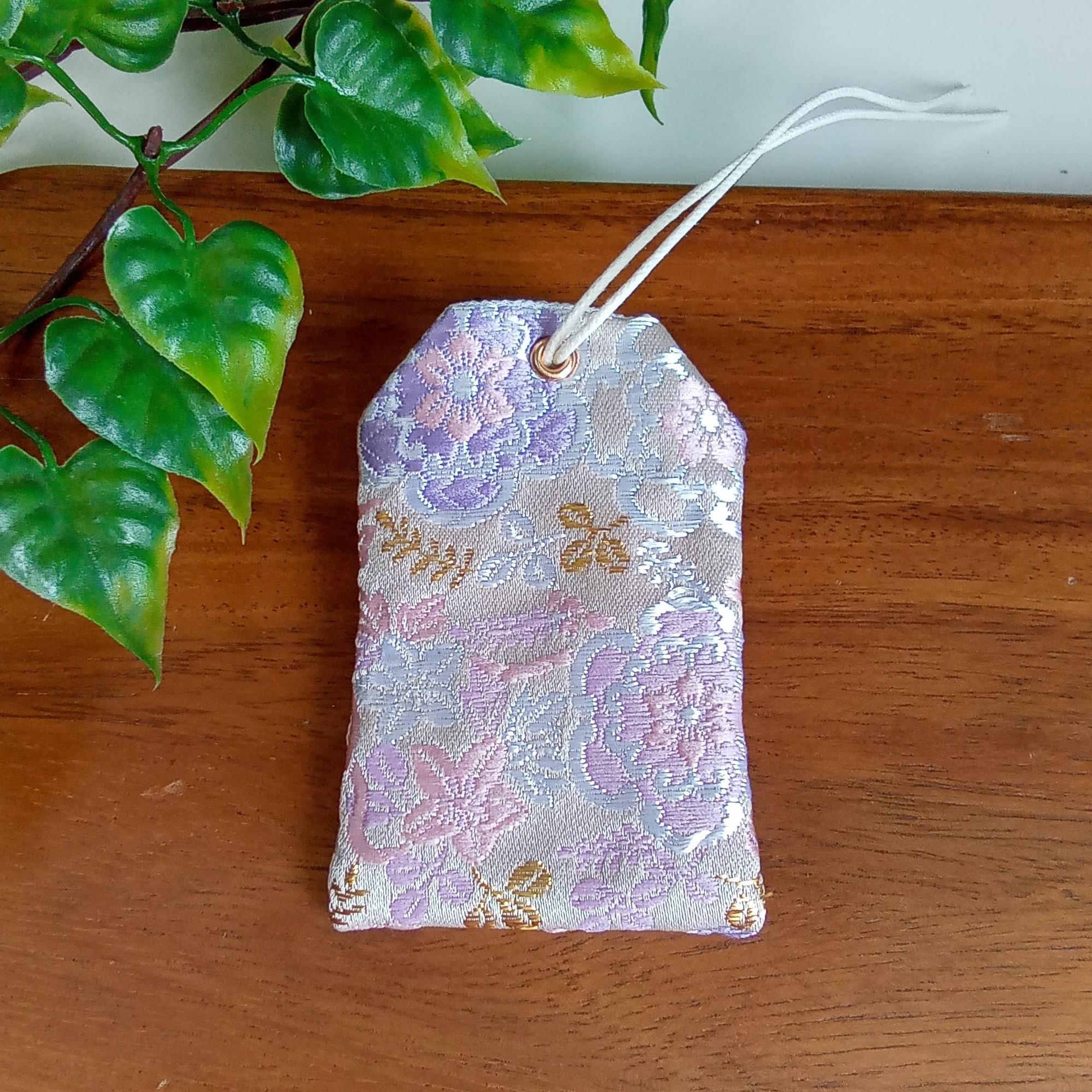❁新作❁ お守り袋 金襴 ❋蔓華文(ライトパープル)❋ セット売りもあります | 8枚目